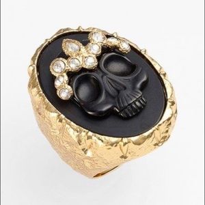 Looking for this ring